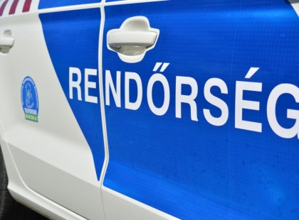 Két rendőr olyat tett kedd éjjel, amihez csak keveseknek lett volna bátorsága.