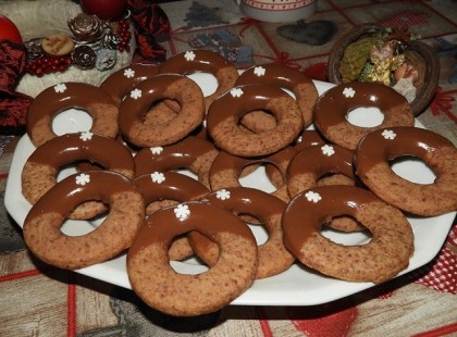 Csokoládés fahéjas karika, finom aprósüti az ünnepi asztalra!