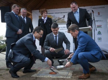 Arcon lőttek egy fideszes politikust