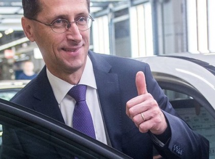 Mutatjuk a számokat! Ennyivel emelkedhet a minimálbér 2019-ben: