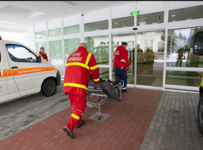 Hazafelé tartottunk a bevásárlásból kocsival, amikor hirtelen fulladni kezdtem - Azonnal hívtuk a mentőket, akik olyat tettek amit ezelőtt csak filmekben láttam! Osszátok!