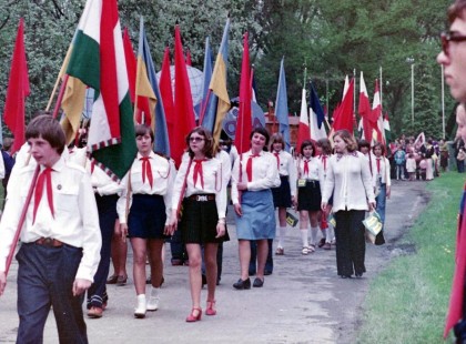 Emlékszel még a régi úttörődalokra? Őszintén szólva még ma is szívesen éneklem őket!
Igazi úttörő voltál-e? Az most kiderül ? Egy kis nosztalgikus kvíz játékra hívnálak meg benneteket
