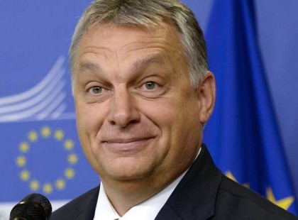 Pénzt kér Orbán Viktor - küldi a csekket