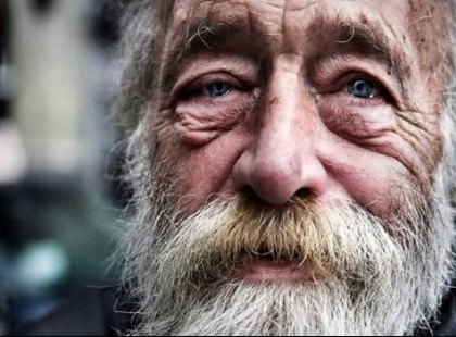 Én szerintem minden embernek 55 évesen nyugdíjba KÉNE MENNIE, hogy tudjunk még élni és pihenni