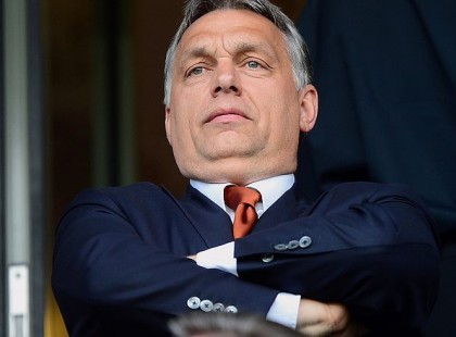 ISTENT CSAK BETEG EMBER JÁTSZIK!