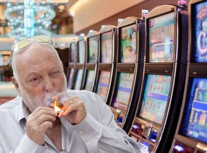 Kiderült, hogy mekkora Andy Vajna vagyona pontosan. Te ezért 20 ezer évet kéne dolgozz