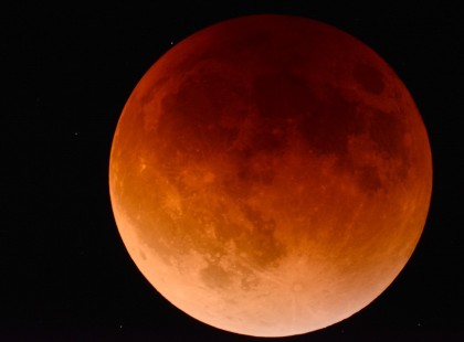 Januárban egyszerre lesz szuperhold, vérhold, farkas hold és holdfogyatkozás!