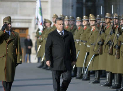 Erre senki nem számított! Januártól minden 50 év alatti férfit behívhatnak katonának - Itt vannak a döbbenetes részletek!