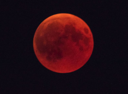 Holnap jöhet el a világ vége egy prófécia szerint. Vérhold kék hold, és holdfogyatkozás lesz