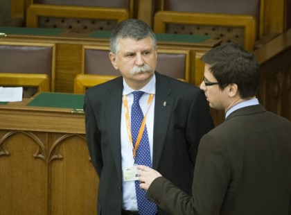 Balhé a parlamentben: már reggel parlamenti kitiltással kezdte Kövér László a napot