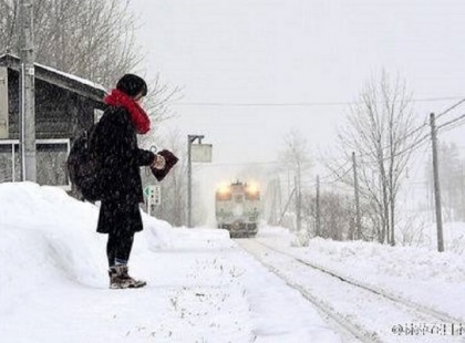 Japánban van egy vasútállomás, ahol egyetlen diákért állt meg a vonat, amíg be nem fejezte az iskolát!