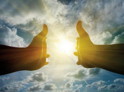 Tudod Isten mindig meghallgat, még ha olykor úgy is érzed, hogy biztosan elfordult tőled.