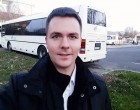 A hős magyar buszsofőr megállt az ut szélén álló házaspárhoz. A férj épp szívinfarktust kapott