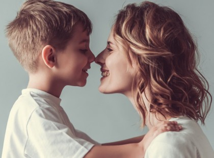 Ez történik ha a fiad felnő? Hagynod kell, hogy élje az életét, mert már nem az édesanyja a legfontosabb személy az életében