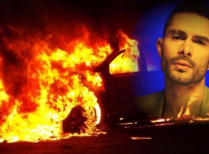 Bye Alex sietett a kigyulladt autó utasainak segítségére M5 autópályán, mivel kigyulladt a kocsijuk. Üzentek neki