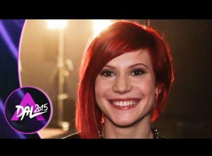 Örömhír: Babát vár a magyar énekesnő