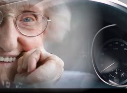 Az idős hölgyet gyorshajtásért állította meg a rendőr, hamarosan jött a meglepetés