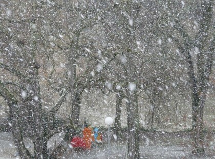 Golflabda méretű hópelyhek hullottak az égből