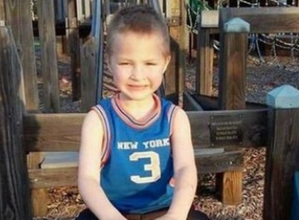 18+ – Ezt a 7éves kisfiút élve eltemették a szülei