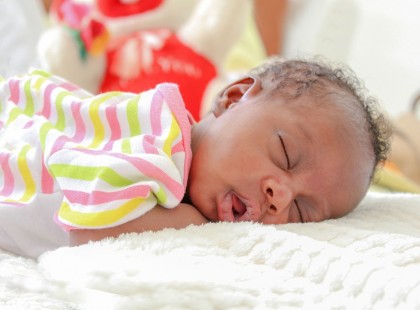 Életet adott egy fekete gyermeknek, arra fogta, hogy a férje túl sok kávét iszik!