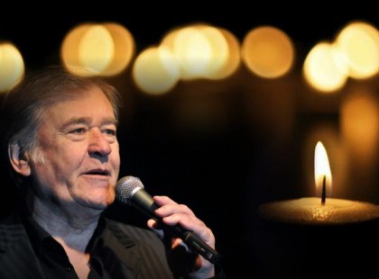 Meghalt Koós János. 81 éves korában elhunyt Koós János táncdalénekes, parodista-színész.