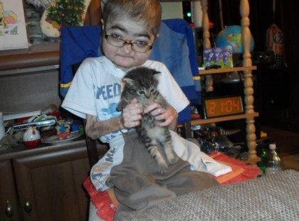 A kis Farkas Ricsike édesanyja először kéri az embereket, hogy imádkozzanak a fiáért.