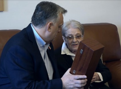 Így adta át Orbán a Kossuth Nagydíjat Törőcsik Marinak - VIDEÓ