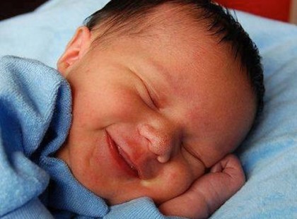 Ő mosolya hány szívet dobbant meg? Emlékszel még rá?