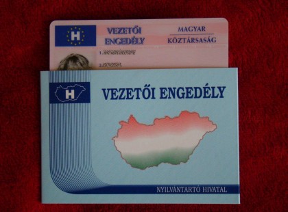 Készpénztámogatás B kategóriás jogosítványra! 50 ezer forint, amit ajándékba adnak jogosítványra, vezetési órákra, elméletre, KRESZ-re stb! Itt nézz utána :