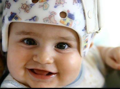 Bevitték a lányukat a kórházba, csak az üres hordozót és a kis plédét tudták hazahozni, majd eltemetni. Magyar rögvalóság..