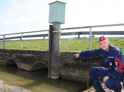 Péter megmentette egy fuldokló nagymama életét. Hősies tette megérdemli az elismerést