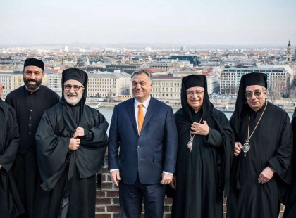 Sosincs vége: Orbán most 4,8 milliárddal támogat külföldi egyházakat, kórházakat