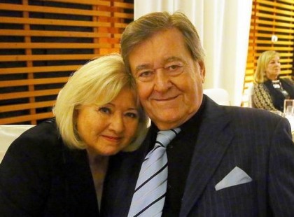 Már a barátai is aggódnak Koós özvegyéért, egyre roszabbul van.