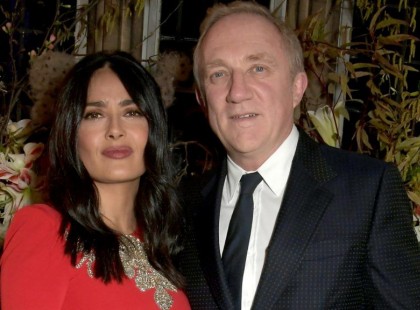 Ez a férfi 32 milliárd forintot ajánlott fel a Notre Dame újra építésére. Ön ember, nagy betűvel