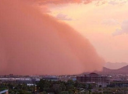 Szaharai véreső közelít az ország felé!Az elmúlt évtized legerősebb porvihara érte el Európát.