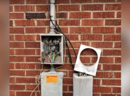 A szerelő ingyen megjavította a fűtést, majd a küszködő pár újra kihívta, hamis indokokra hivatkozva