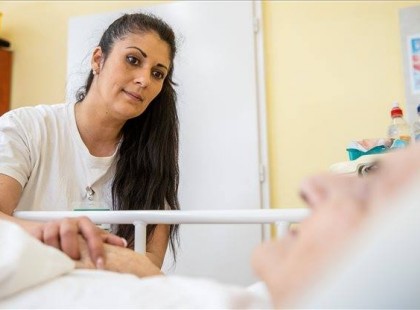 Sztojka Edina a gyulai kórház hospice osztályán dolgozó nő lett 2019 hétköznapi roma hőse