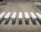 Általános iskolások egy 3D-s zebrát festettek, hogy lelassítsák az autósokat a közelben