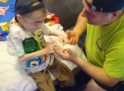 Friss hírek jöttek Ricsikéről. 