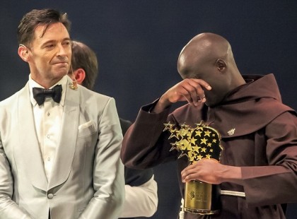 Egy afrikai fiatal férfi lett “A világ legjobb tanára”, nyereménye 1 millió dollár