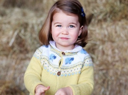 Char­lotte her­cegnő el­ra­bolta a szí­ve­ket, így még sosem lát­tuk