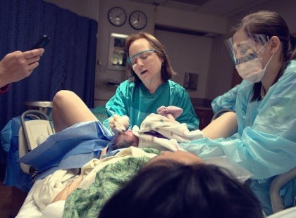 Ma hajnalban szült a feleségem, de amit ezután a szülész orvos tett, arra nincsenek szavak! - Ti mit tettetek volna a helyemben?!