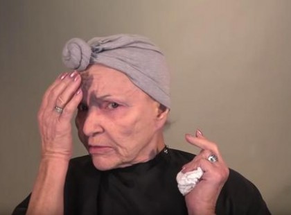 A 78 éves nő olyan átalakítást végez magán, amitől évtizedekkel fiatalabbnak nézi mindenki