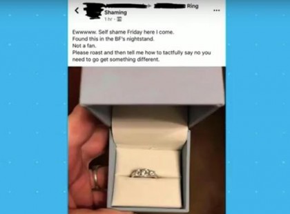 A nő kicikizi azt a jegygyűrűt, amit korábban a barátja éjjeliszekrényében talált