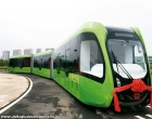 Kínában bemutatták a világ első sín nélkül közlekedő villamosát
