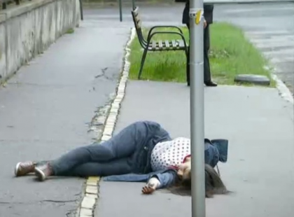 Elmentem vásárolni, amikor hirtelen rosszul lettem és összeestem! Hosszú percekig feküdtem a földön, amikor jött ez a fiatalember és olyat tett, amit szeretném, ha mindenki tudna!