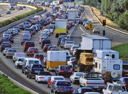 Kilométereken át lépésben lehet csak haladni...M7-es autópályán