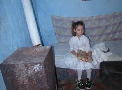 3 gyermekünk is volt egy családból, ahol az apuka és az anyuka egy garázsban élt.