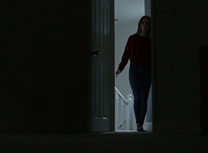 A férfi hajnalban beosont a mostohalánya szobájába. Miután nem jött ki, a kislány édesanyja rájuk nyitott, és ezt látta!