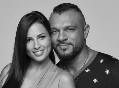 Hatalmas az öröm Gáspár Laciéknál. Gyönyörű feleségével jelentették be